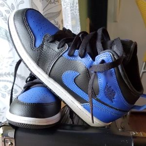 Nike shoes ( New)  3Y.    Blue